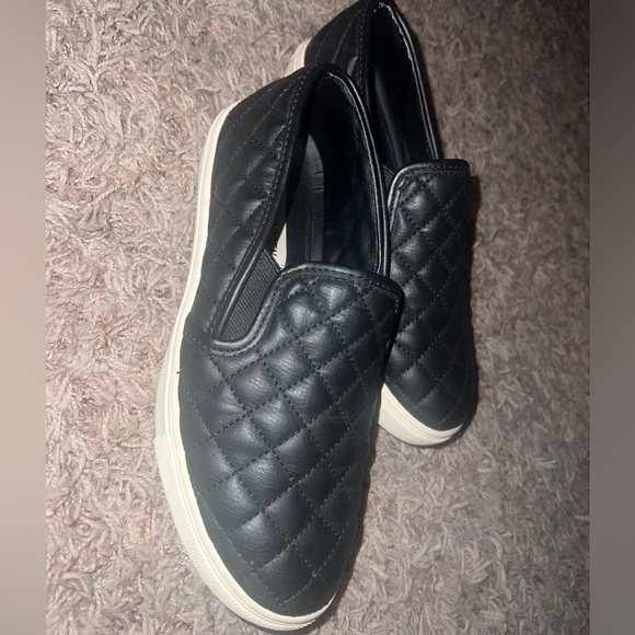 Steve Madden Ecentrcq Slip-On - Picture 1 of 4